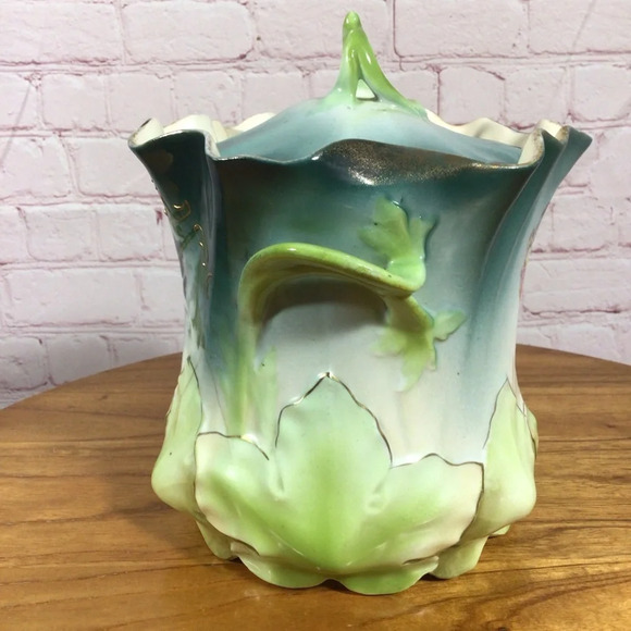 Vintage Floral and Gold Gilt Ceramic Lidded Biscuit Cracker Jar with Handles - Picture 2 of 12